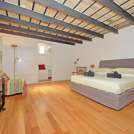 Apartmán Campo Dei Fiori Con Terrazzo Řím Exteriér fotografie