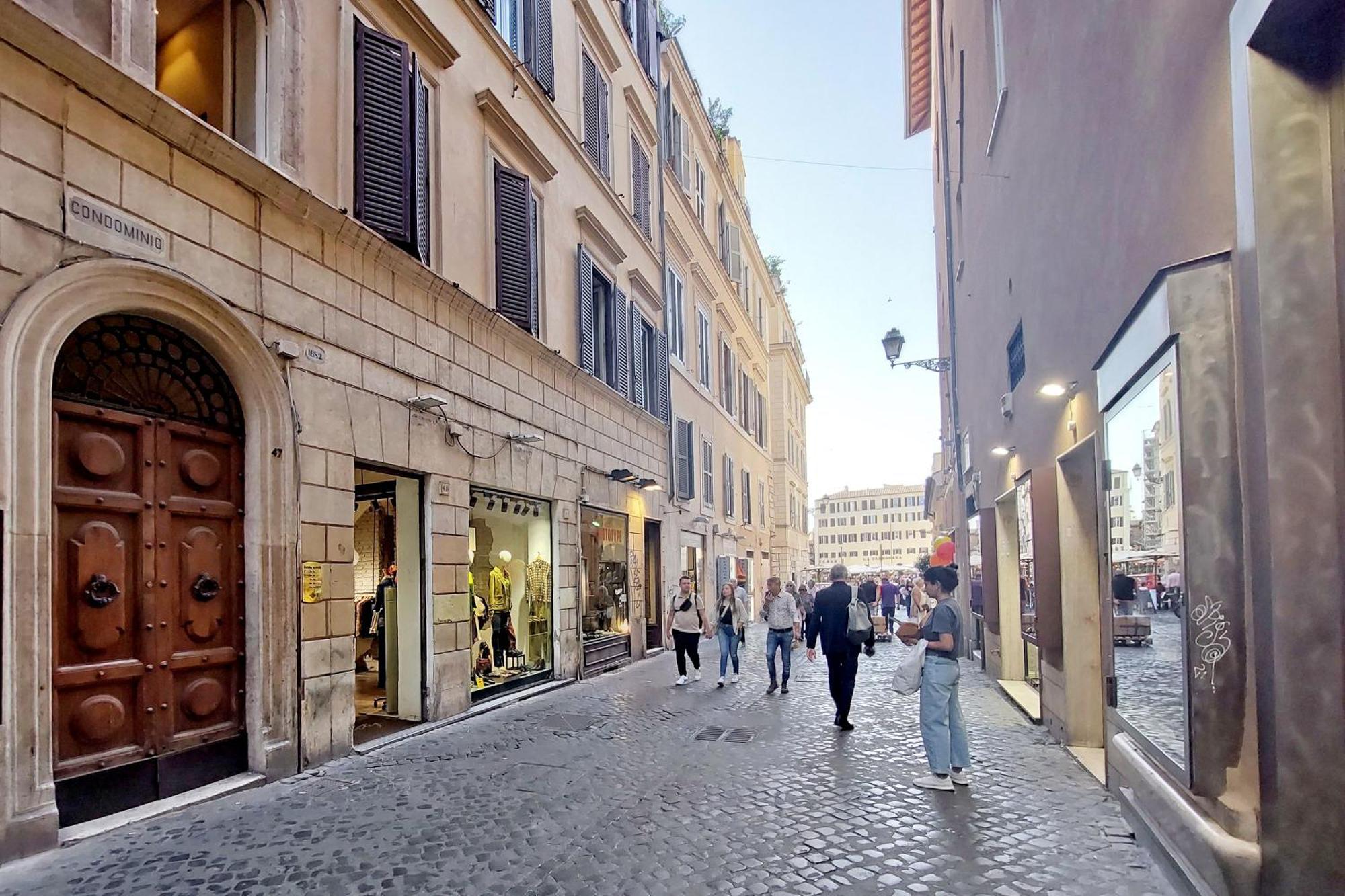 Apartmán Campo Dei Fiori Con Terrazzo Řím Exteriér fotografie